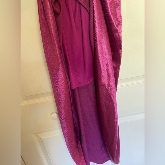 NWOT Express metallic fuchsia midi cocktail dress size medium - Picture 5 of 12